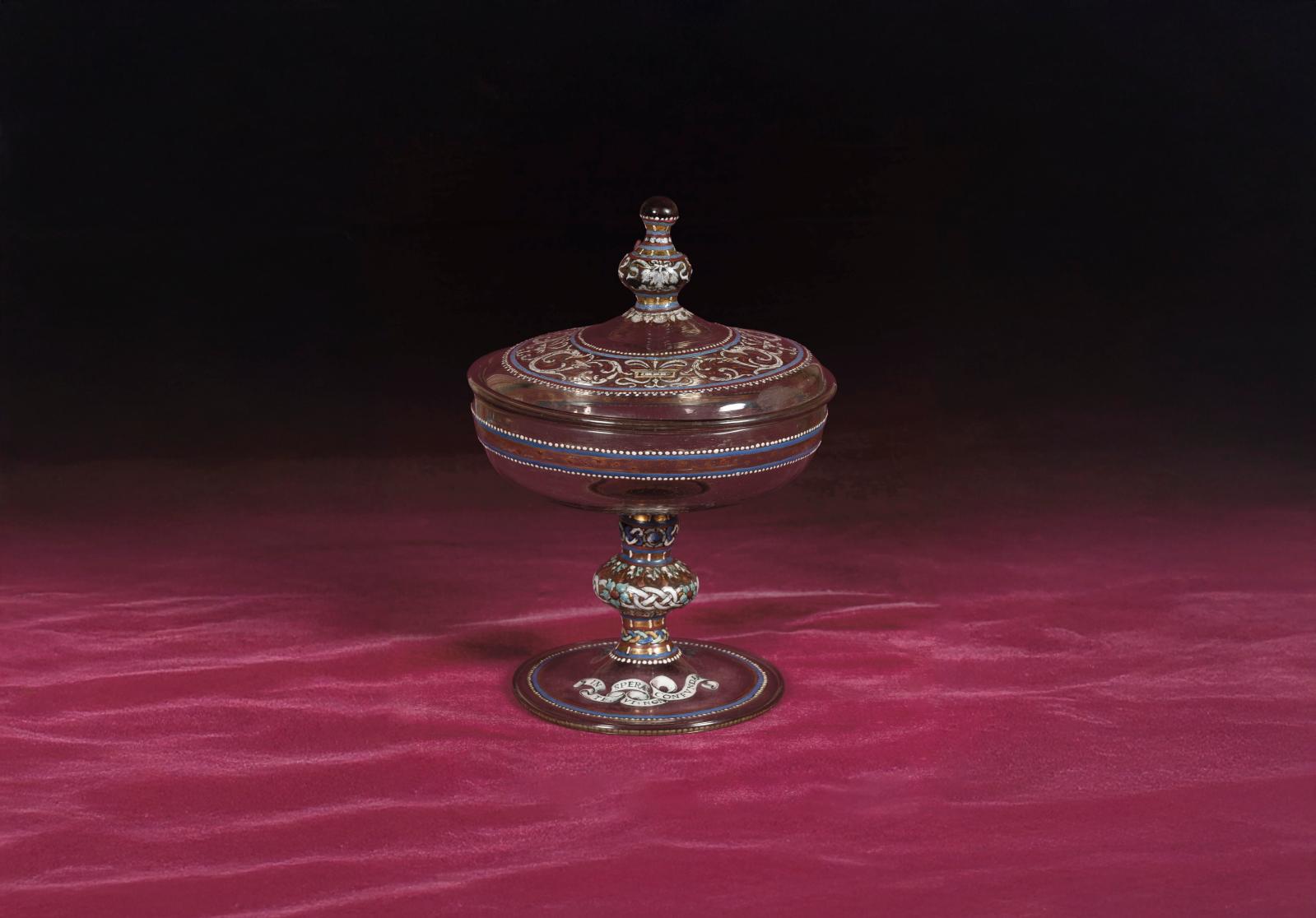 Verrerie parlante de la Renaissance : une rarissime coupe du XVIe siècle