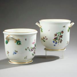 Vincennes vers 1750 : une paire de seaux à bouteille en porcelaine tendre - En vente