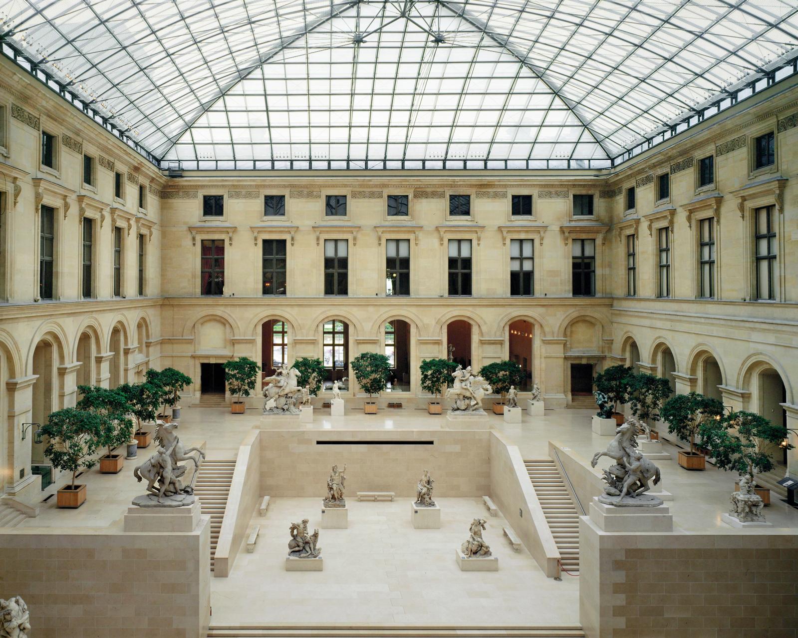 La cour Marly,dans l’aile Richelieu du Grand Louvre. 