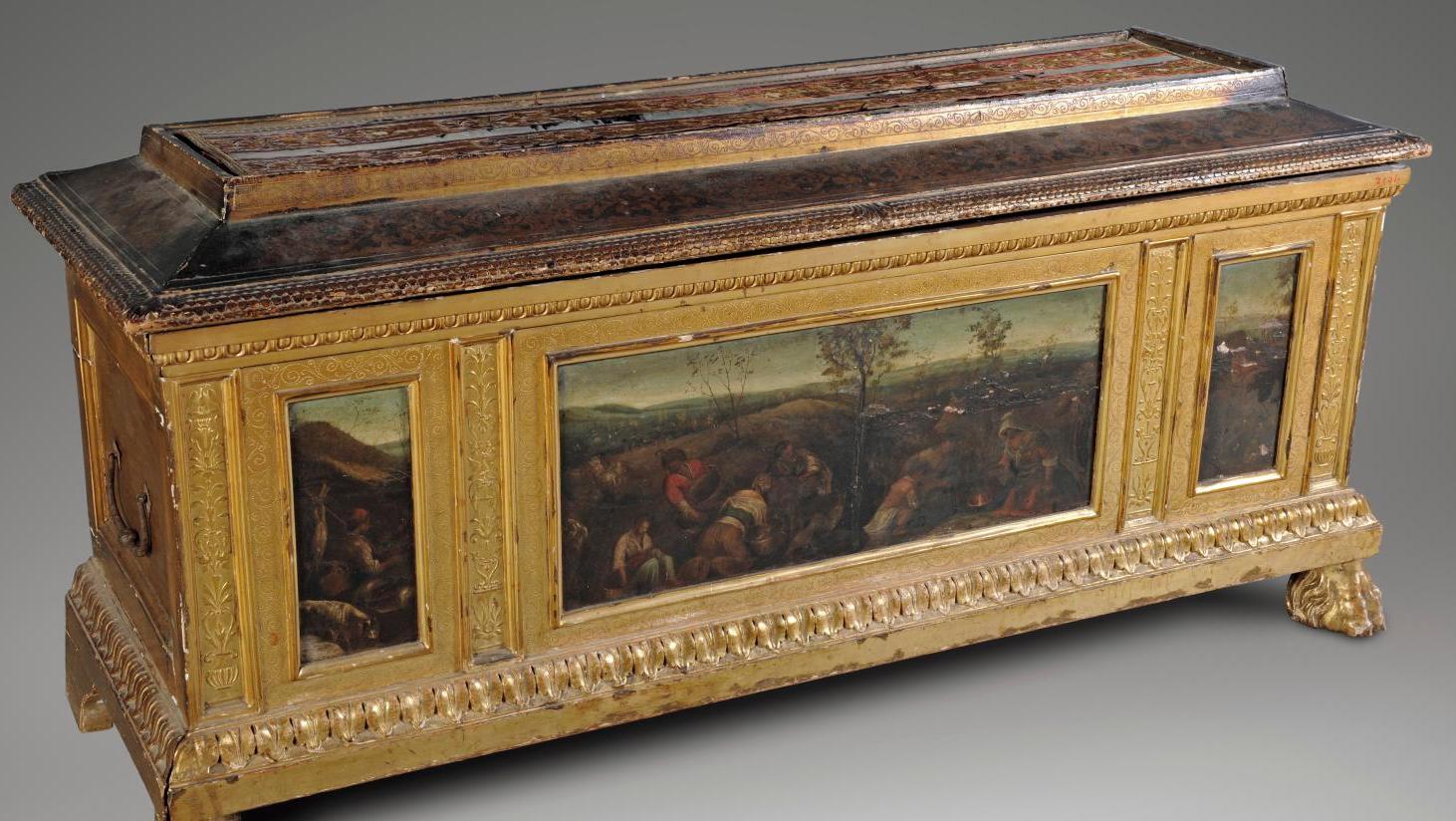 8 118 € Florence, XVIIIe siècle. Cassone, bois doré, scènes paysannes en façade,... Cote : les coffres de mariage