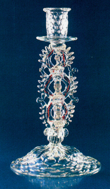 Chandelier en verre incolore transparent et filets de verre rouge translucide travaillé à la pince, France, Orléans, Bernard Perrot, fin XVIIe siècle,