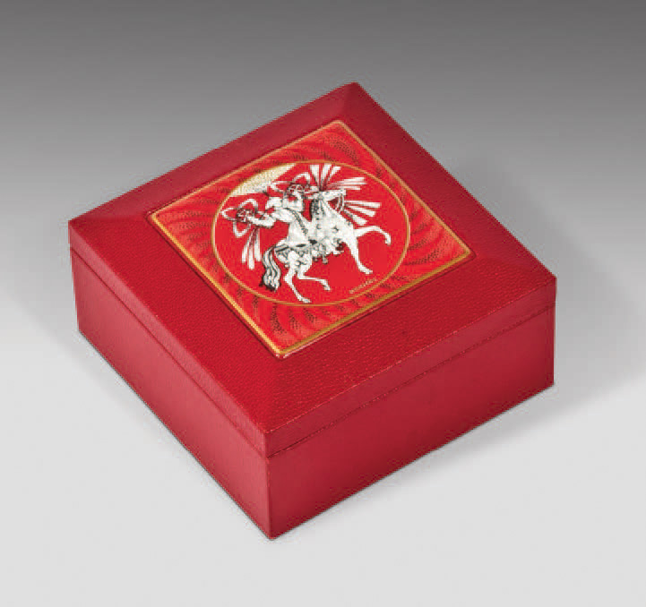 Petite boîte à bijoux Hermès en maroquin rouge et décor peint et laqué, 9 x 9 cm.Paris, Hôtel Marcel Dassault, 9 novembre 2010. Artcurial Briest - Pou