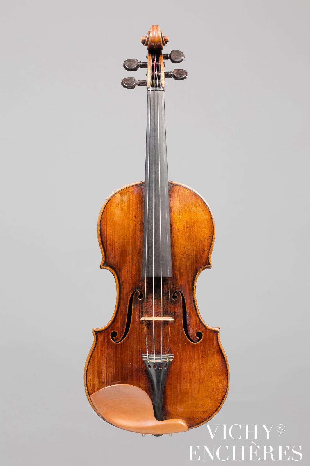 Violon de Jean-Baptiste Vuillaume (1798-1875) fait à Paris vers 1840-1845, en modèle Guarnerius del Gesu, portant étiquette apocryphe de Joseph Guarne