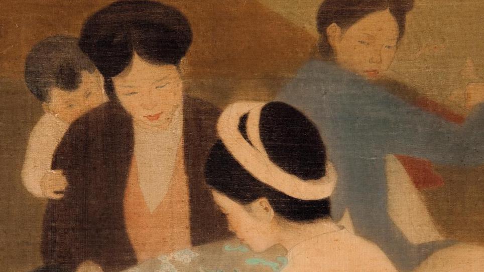 Luong Xuan Nhi (1913-2006), L’Atelier de broderie, encre et couleurs sur soie, 37 x 77,5 cm.... Alanguie, l’Indochine se réveille pour broder deux records mondiaux