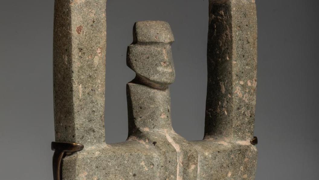 Culture Mezcala, Guerrero, Mexique, 750 av.-250 apr. J.-C. Temple avec personnage... Fenêtre sur l’au-delà