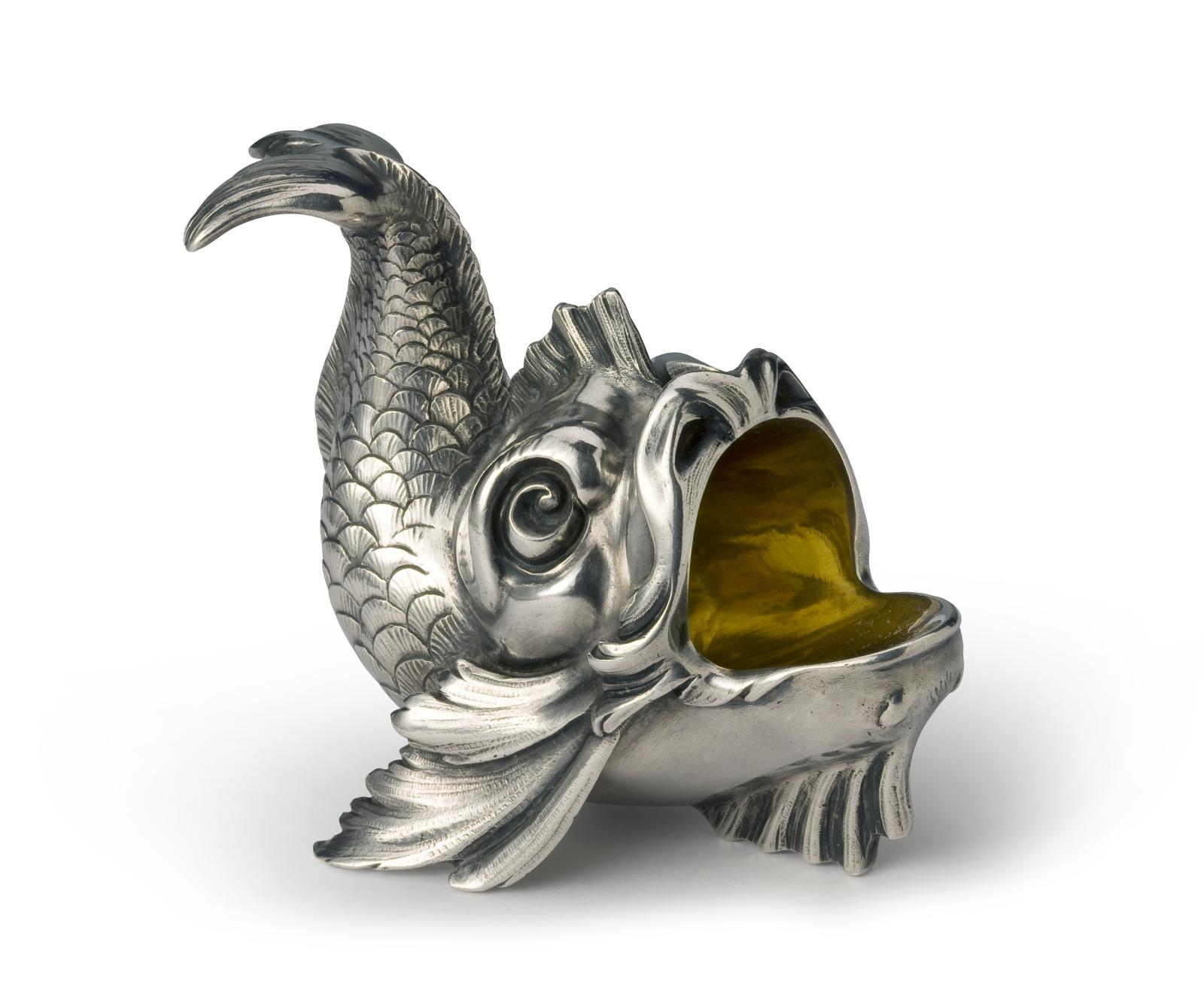 Carl Fabergé company, silver dolphin-shaped ashtray, late 19th/early 20th century.