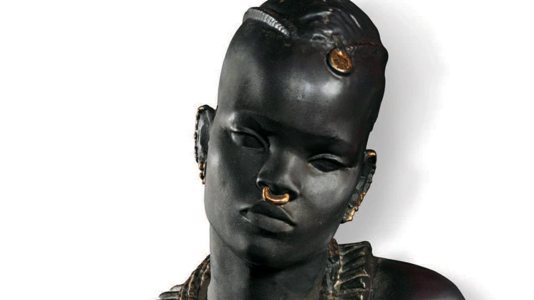 Anna Quinquaud (1890-1984), Femme du Fouta Djallon, buste en grès rehaussé d’or et... Beauté noire 