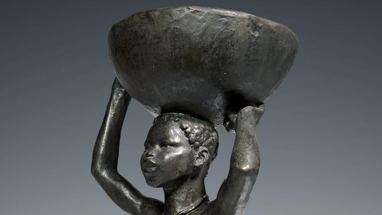 Henri Bouchard (1875-1960), Femme à la calebasse, bronze à patine marron, fonte à... Moderne à petits pas