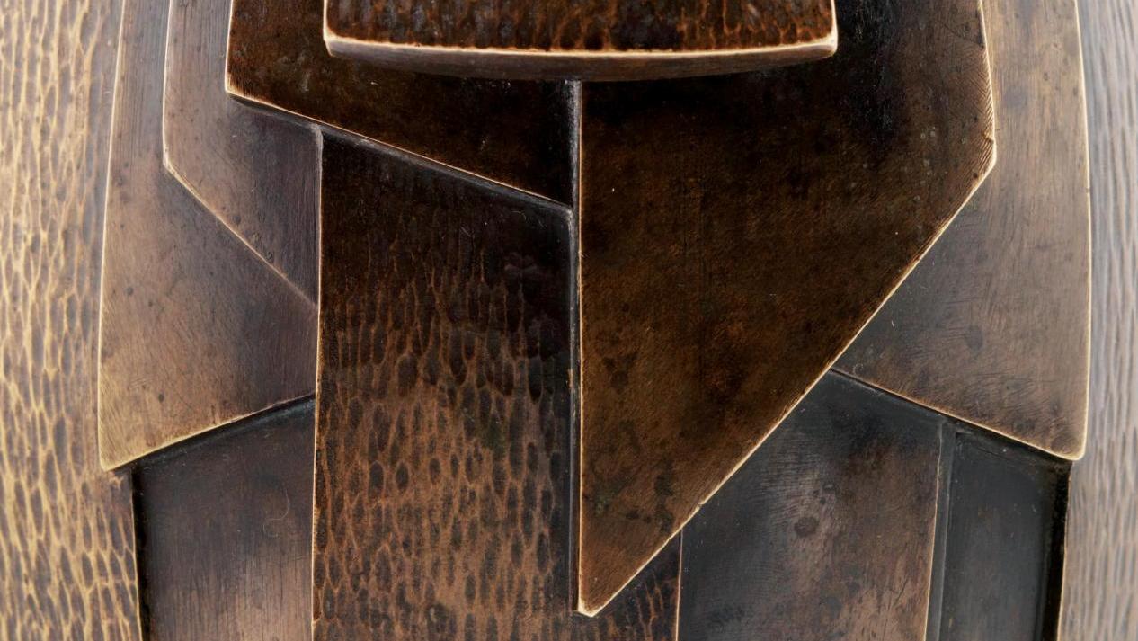 Albert Cheuret (1884-1966), vase en bronze patiné partiellement martelé, épreuve... Cheuret en pleine lumière