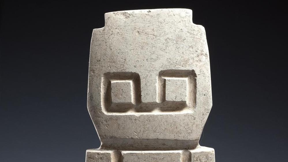 Valdivia, Équateur, 3500-1500 av. J.-C. Stèle «chamane hibou», pierre volcanique,... Les monstres et cerfs allumés de Gérald Berjonneau