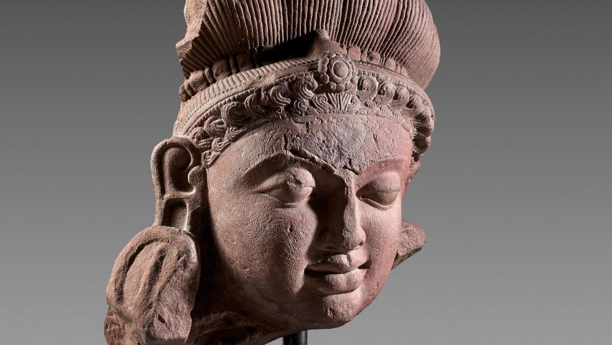 Inde, Mathura, Kushan IVe-Ve siècle, dynastie Gupta. Tête en grès rouge représentant... Edition 2017 : la Biennale à un tournant