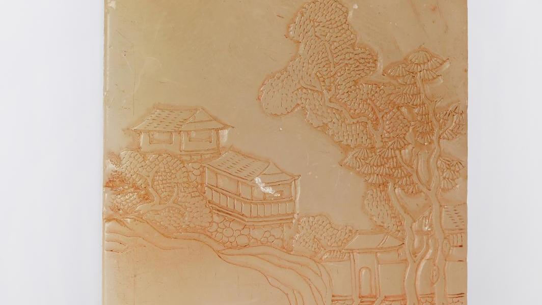 Sceau personnel de l’empereur Qianlong (1736-1795), en stéatite beige, de forme quadrangulaire... De la main de l’empereur