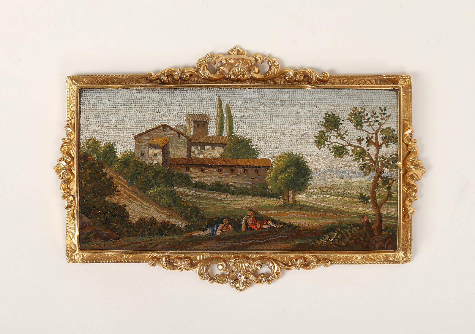 8 500 €Italie, Ier quart du XIXe siècle, broche en micromosaïque, monture sur plaque d’écaille et métal précieux, Paysage animé des environs de Rome, 