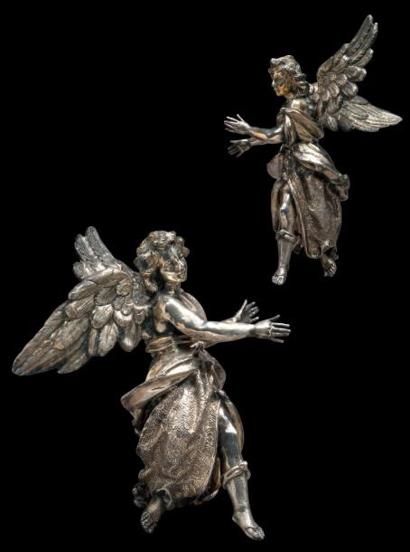 13 005 €Mexique, XVIIe siècle. Paire d’anges, argent, 44,5 x 24 cm. Drouot, 24 mai 2013.Aguttes OVV. M. Perrier.