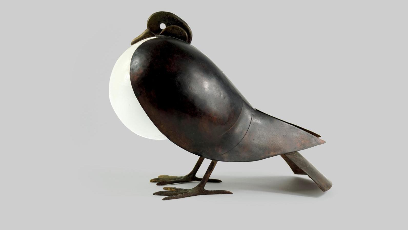 François-Xavier Lalanne (1927-2008), lampe Pigeon, vers 1991, épreuve en bronze,... Du nouveau réalisme aux sculptures des Lalanne