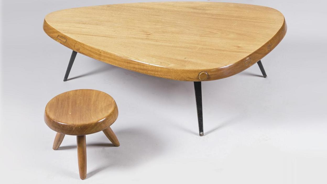 Charlotte Perriand (1903-1999), table basse dite «Forme libre», vers 1956, plateau... Icônes du design, de Charlotte Perriand à Ettore Sottsass