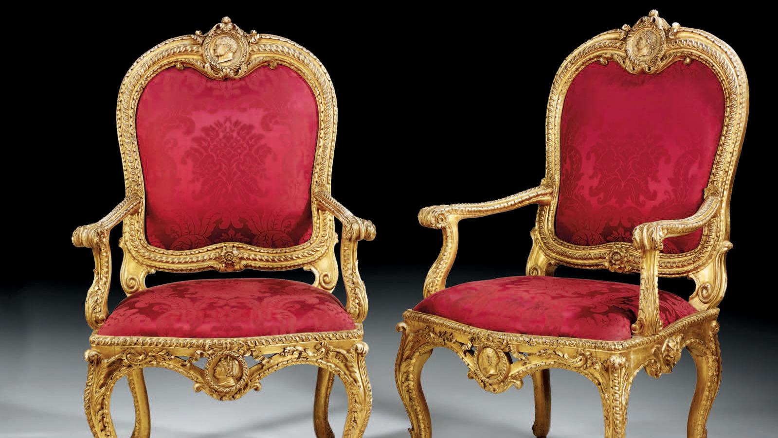 Italie, Rome, milieu du XVIIIe siècle. Paire de fauteuils d’apparat à châssis, en... Luxe à l’italienne