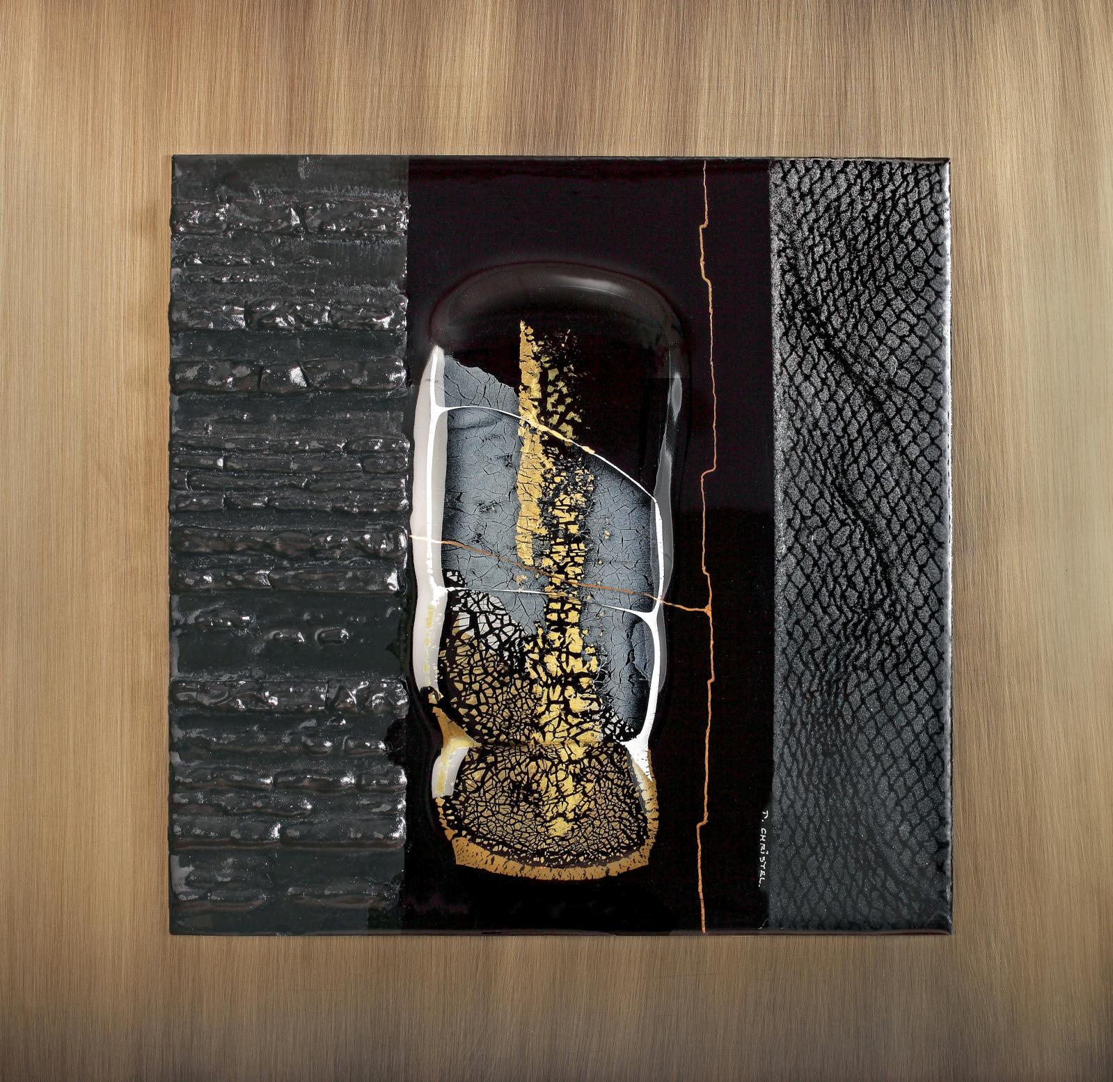 Plaque émaillée, à gauche : émail en pâte appliqué à la spatule, au centre : émail noir et blanc, cristal et trois ors, à droite : émail noir mat, exp
