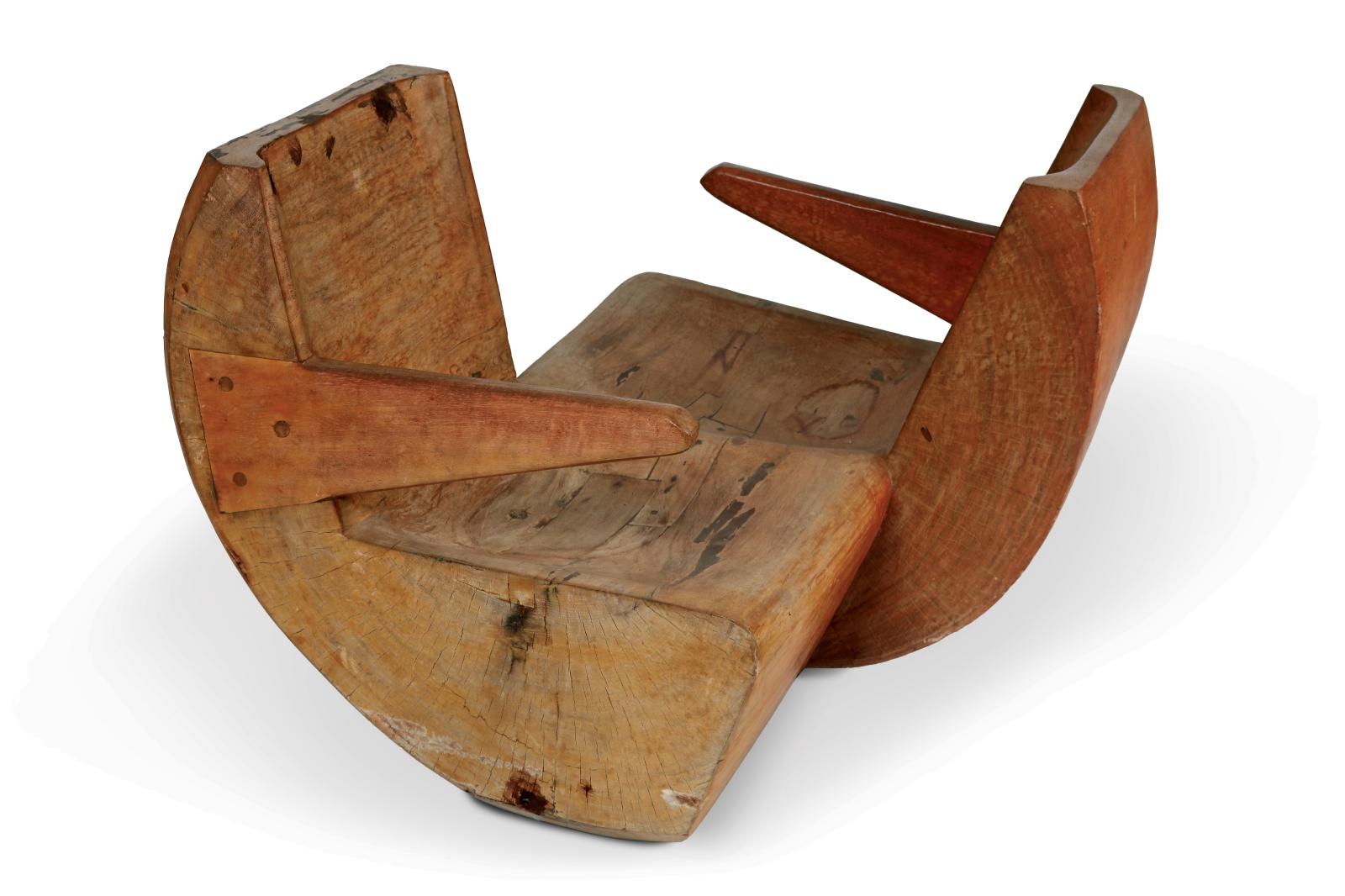 José Zanine Caldas, fauteuil à bascule Namoradeira (1970). COURTESY OF MERCADO MODERNO