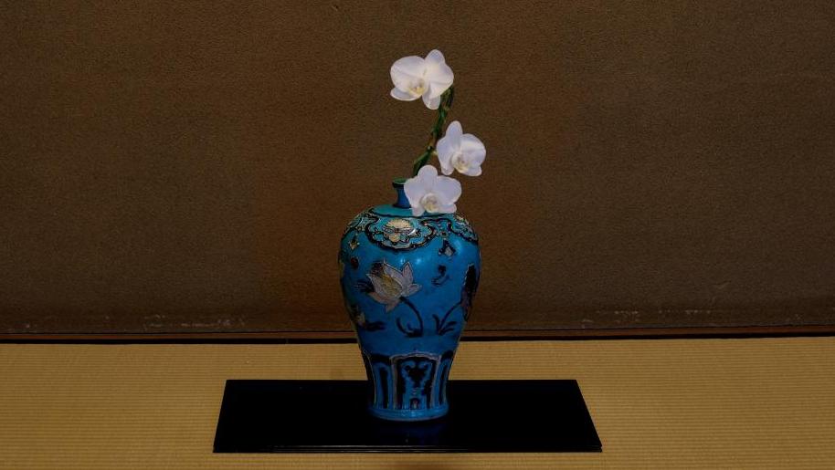 Dans la maison d’Hikonobu Ise, arrangement éphémère du tokonoma (alcôve) associant... Une carrière de porcelaine