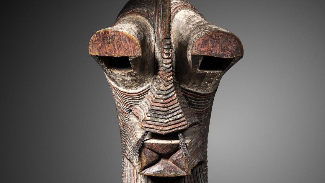 Masque Songye kifwebe, République démocratique du Congo, 53 x 30 cm. Estimation :... Collection Ann et Jim Christensen : la puissance de la ligne