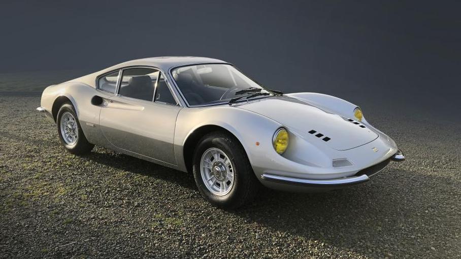 Ferrari Dino 246 GT Type L (modèle 1969), gris, 14 cv, mise en circulation le 10... La Dino, une Ferrari mythique