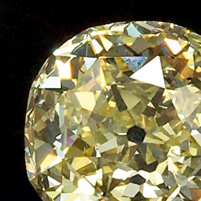 Un diamant jaune d’or