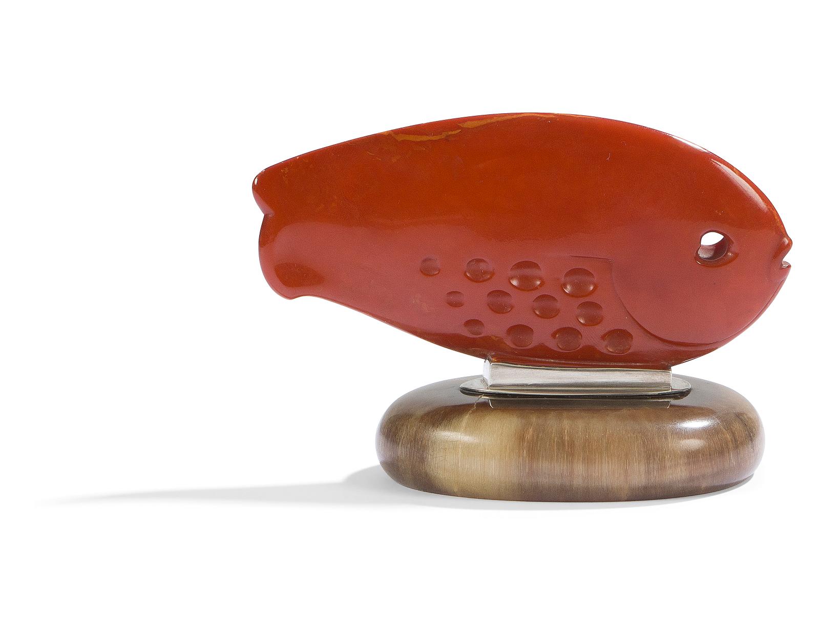 Christian Fjerdingstad (1891-1968), Fish, red amber, silver mounting, horn base, h. 9 cm, l. 12.5 cm.Result: €25,600
