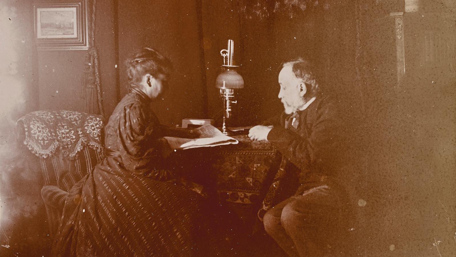 Edgar Degas (1834-1917), Louise Halévy faisant la lecture à Edgar Degas, Paris, début... Comme une famille pour Degas