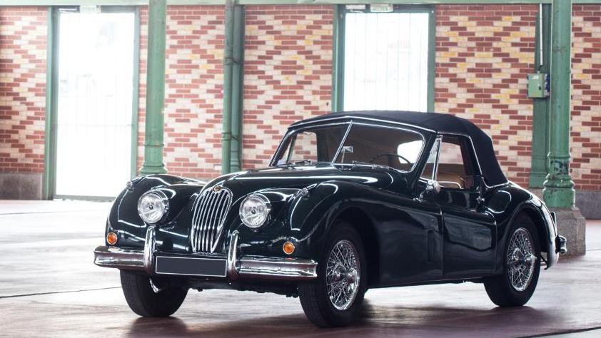 Jaguar, modèle XK 140 cabriolet, année 1957, châssis n° 818869. Estimation : 140... So smart !  Le XK 140 ou la star des cabriolets