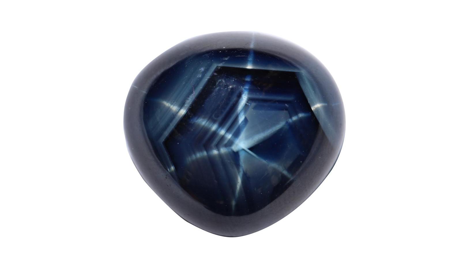 Blue star sapphire from Madagascar, 44 carats, 74, natural, unheated, triangular... Aim for the Stars!