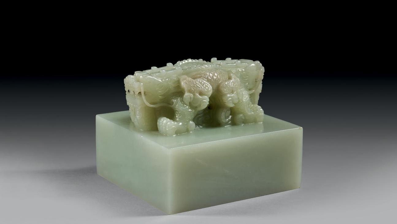 Chine, dynastie Qing, époque Qianlong (1736-1795). Cachet de forme carrée en néphrite... Du jade aux jades chinois