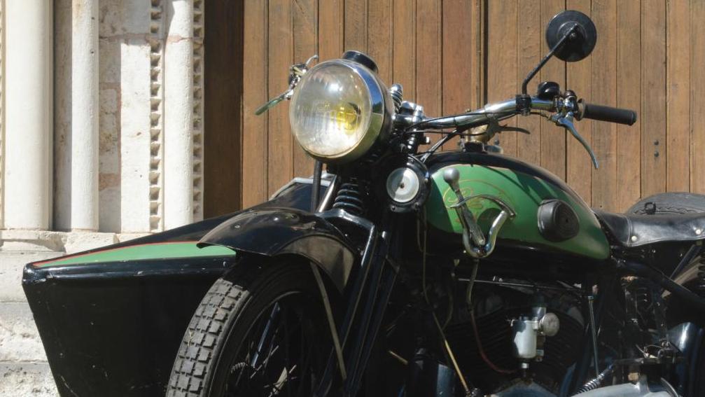 René Gillet, 750 G1 Side-car, 1949. Estimation : 12 000/15 000 € Collection de motos de 1910 à 1975 