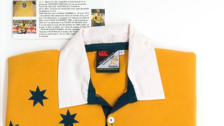 Ensemble de deux maillots ayant appartenu au capitaine de l’équipe d’Australie, George... Le rugby honoré dans la ville rose