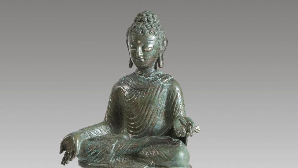 Bouddha, bronze, art sino-indien du nord-ouest de l’Inde, IXe-XIVe siècle, 47 x 31 cm... Rendez-vous spirituel avec Bouddha, Vénus et Wifredo Lam