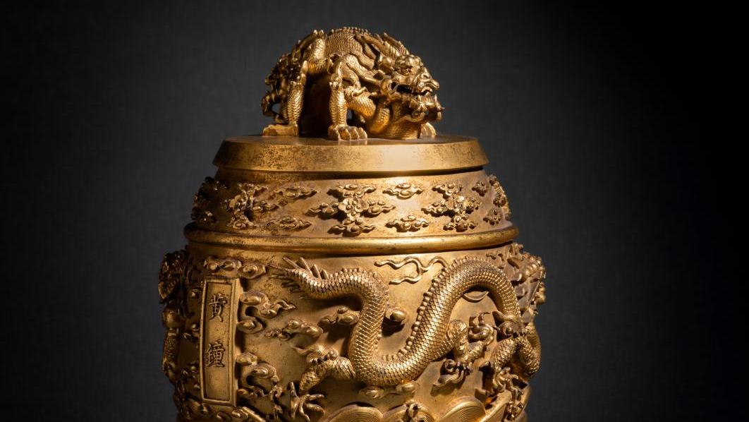 China, Kangxi period (1662-1722), gilt bronze bianzhong ritual bell decorated in... Bells: Luxury Items Since the Bronze Age