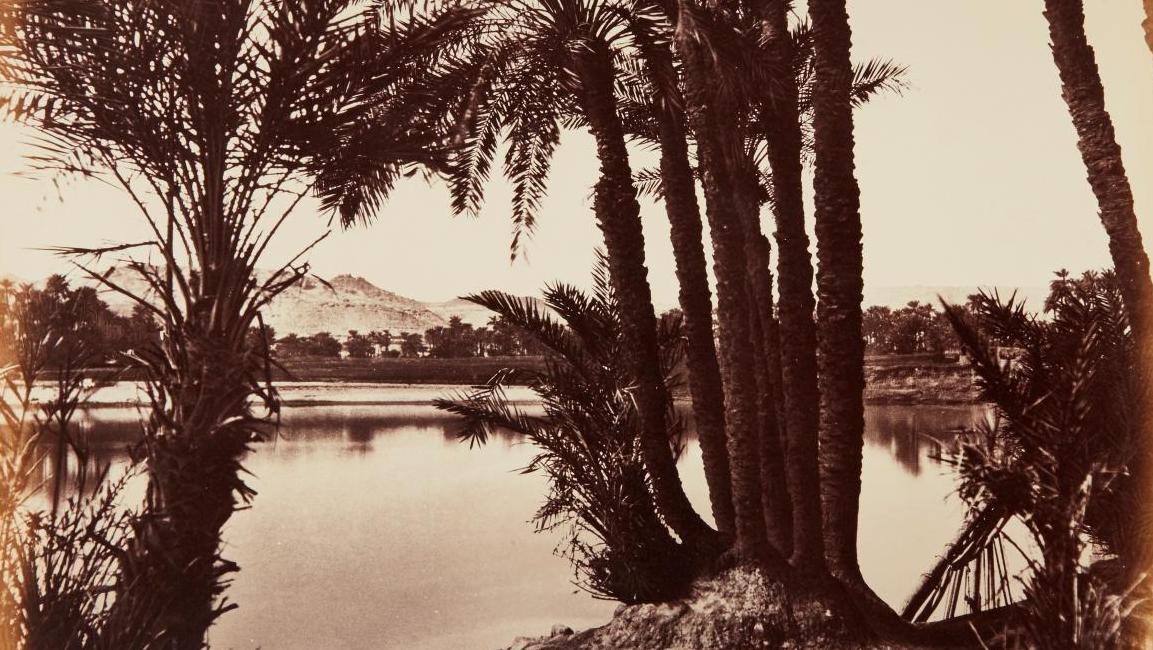 Gustave Le Gray (1820-1884), Le Nil à Assouan, épreuve sur papier albuminé, 31 x 40,7 cm... Pionniers du voyage et de la photographie 