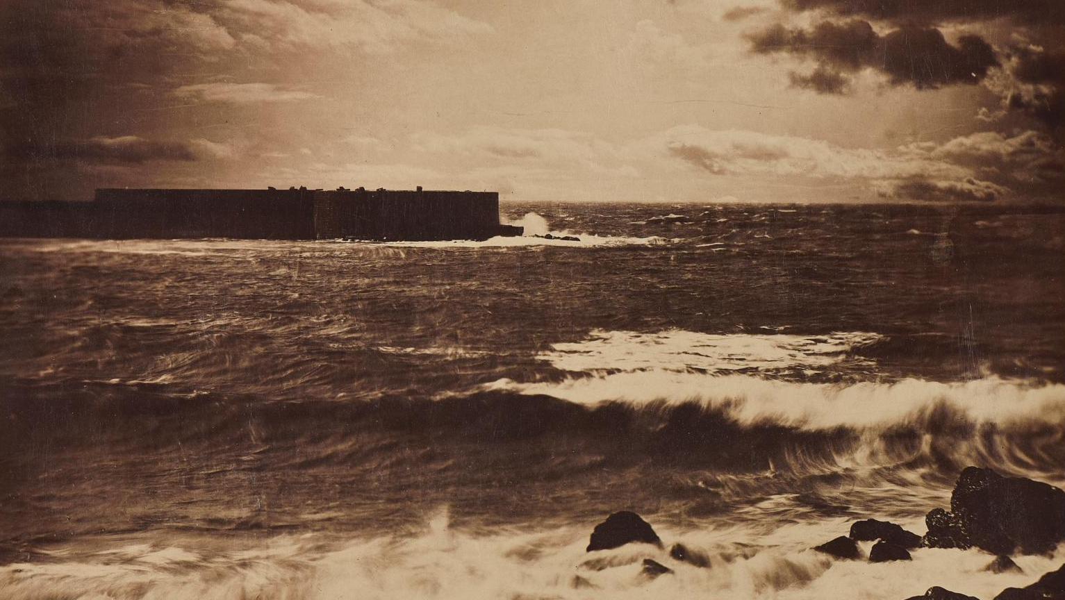 Gustave Le Gray (1820-1884), Grande vague, Sète no 17, printemps 1857, tirage albuminé... Un tsunami photographique
