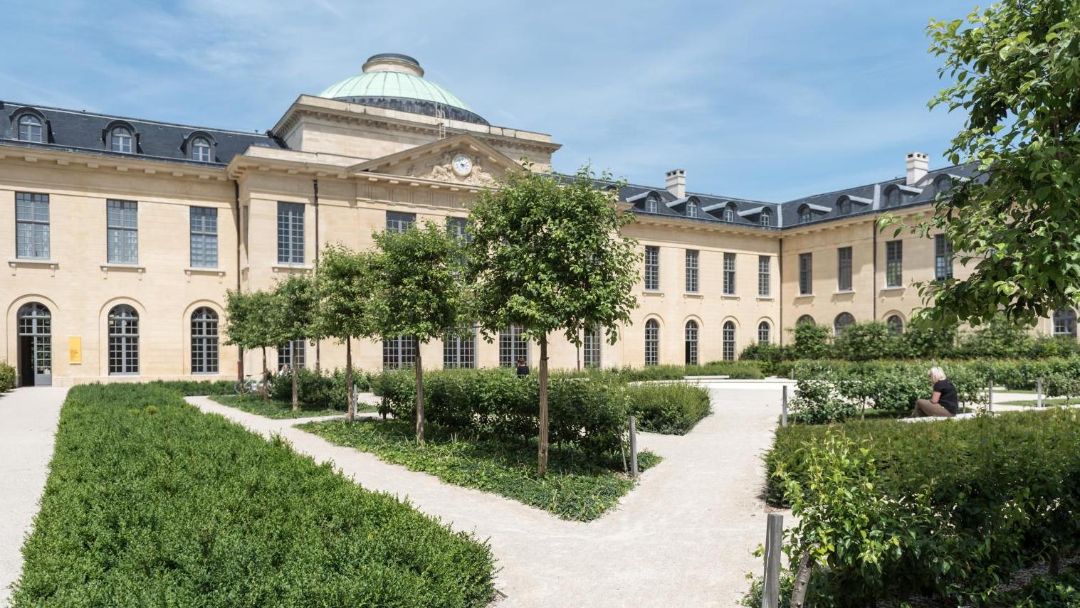Aile nord de l’ancien hôpital royal de Versailles (façade sud), après requalification... Qui veut la peau des architectes ?
