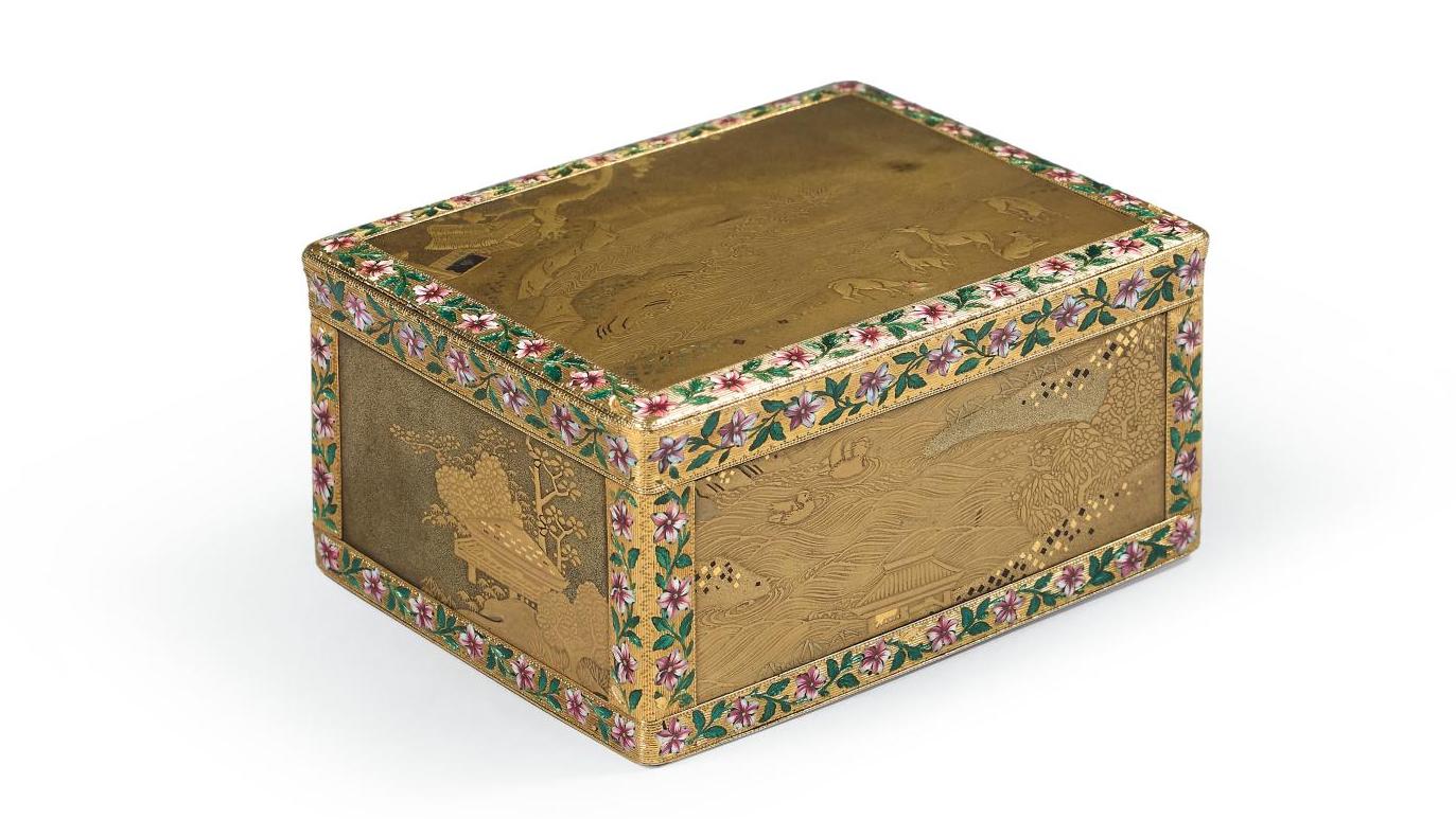 Master goldsmith Jean Ducrollay (active 1734 to 1761), box mounted in a yellow-gold... 18th-century Gold and a Bronze by Vanderbilt Whitney 