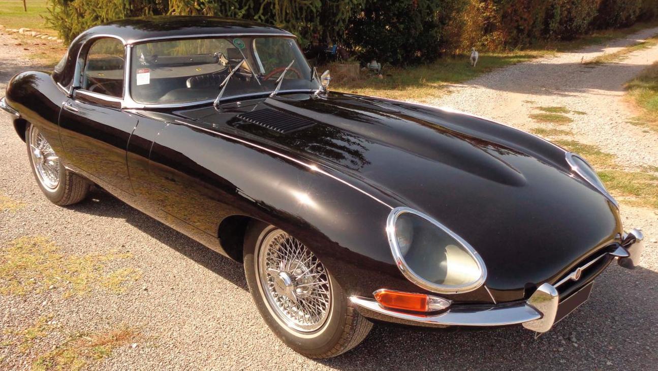 Jaguar Type E, 1965, série 1, 4,2 litres, cabriolet, numéro de série 1E10436. Estimation :... Jaguar Type E 1965