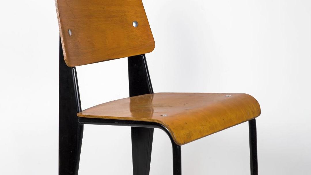 Jean Prouvé (1901-1984), chaise modèle «Métropole n° 305» dite «Standard», vers 1950,... Prouvé, Perriand, Scarpa… les «classiques modernes»