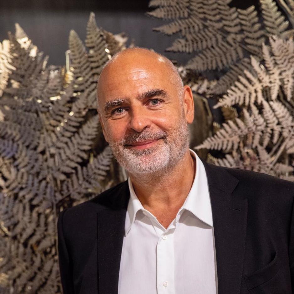 Gilles Diyan: Gallery Owner and Entrepreneur