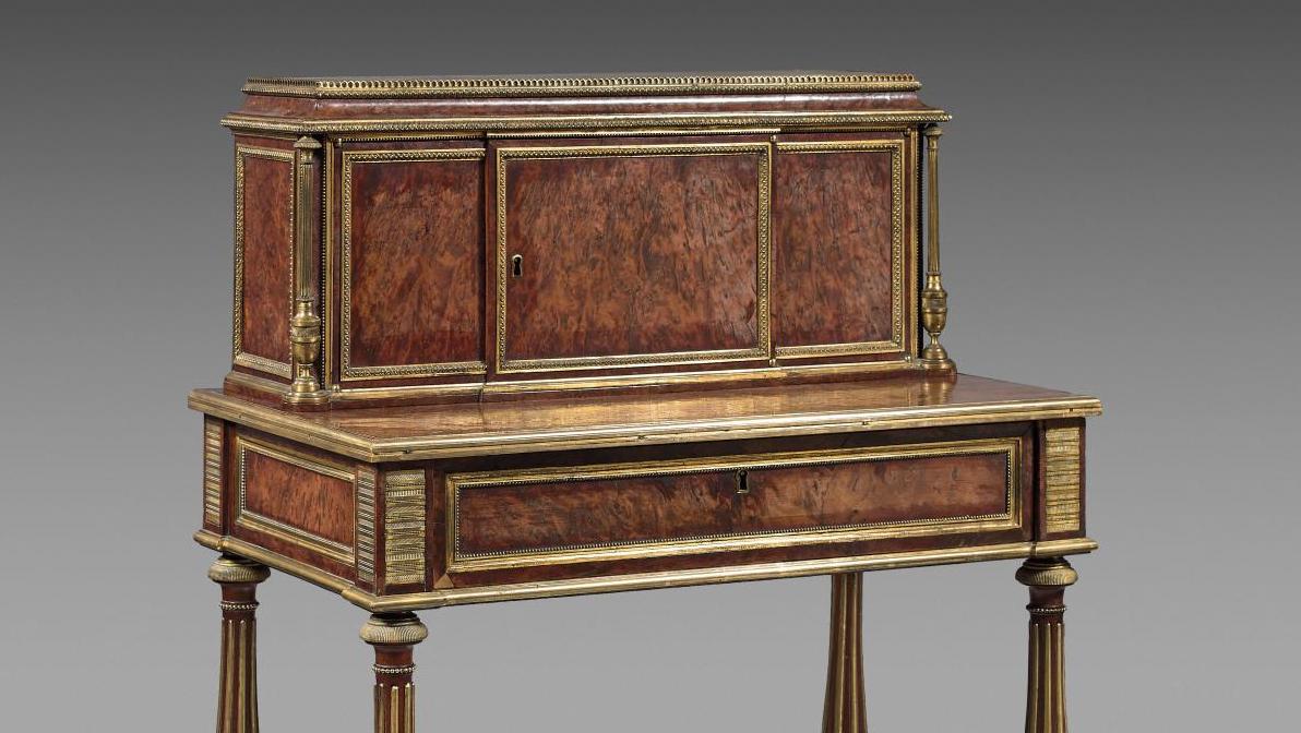 Adam Weisweiler (1746-1820), table à gradin dite «bonheur-du-jour», époque Louis XVI,... La grâce de Weisweiler bien récompensée