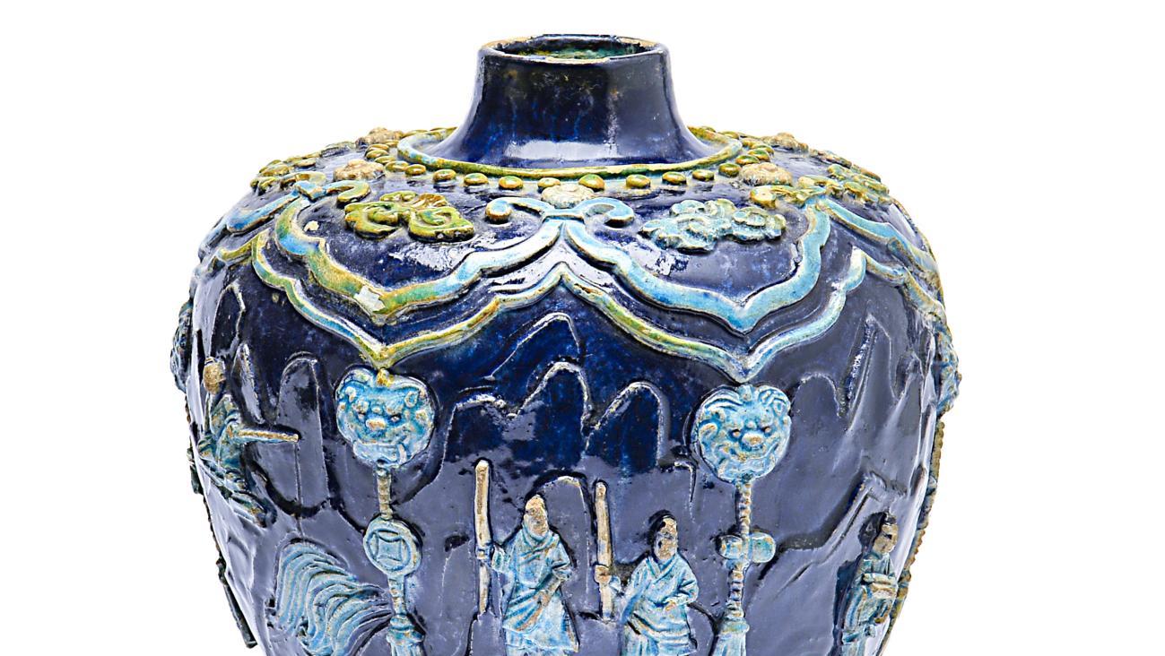 China, Ming dynasty, 16th to 17th century, Meiping vase in fahua porcelain with enamelled... Spotlight on Asia at Drouot