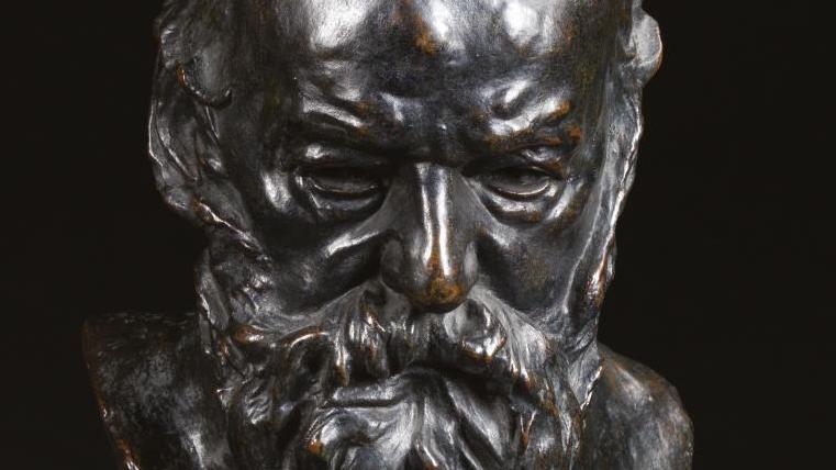 Auguste Rodin (1840-1917), Buste de Victor Hugo dit «À l’illustre maître», bronze... Face-à-face de poids