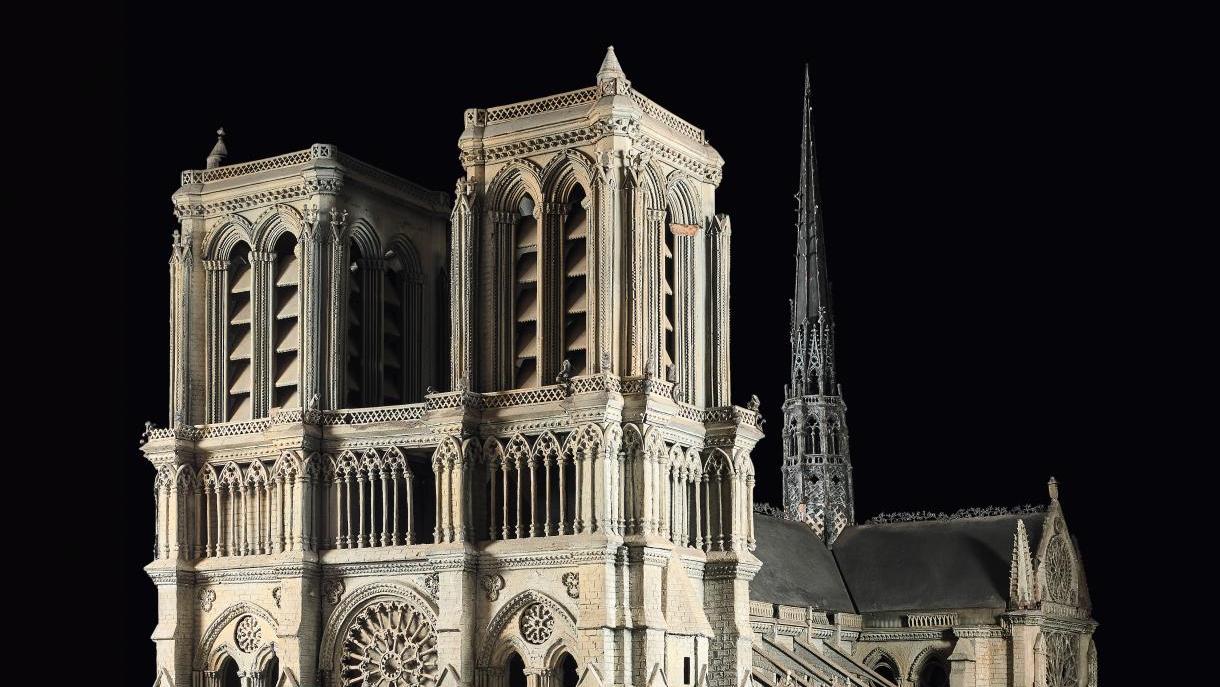 Maquette de la cathédrale Notre-Dame de Paris, bois, plâtre, terre cuite, résine,... Notre-Dame, parisienne et universelle