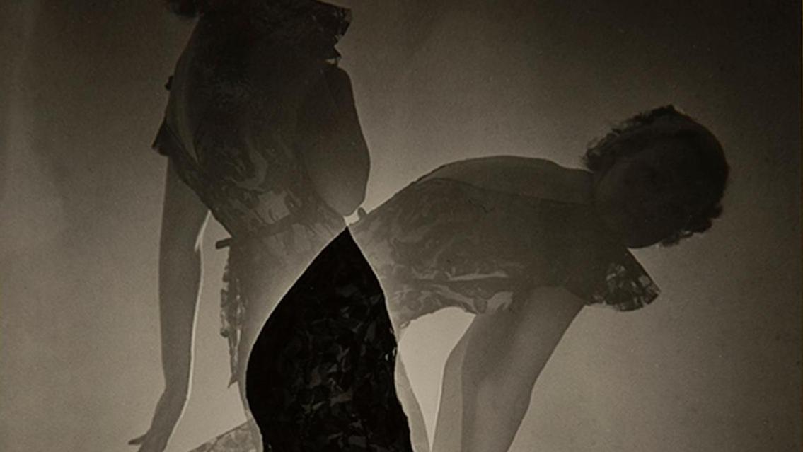 Man Ray (1890-1976), Photographie de mode, vers 1935, surimpression, 10,5 x 7,5 cm,... La mode, dans l’objectif de Man Ray au musée Cantini