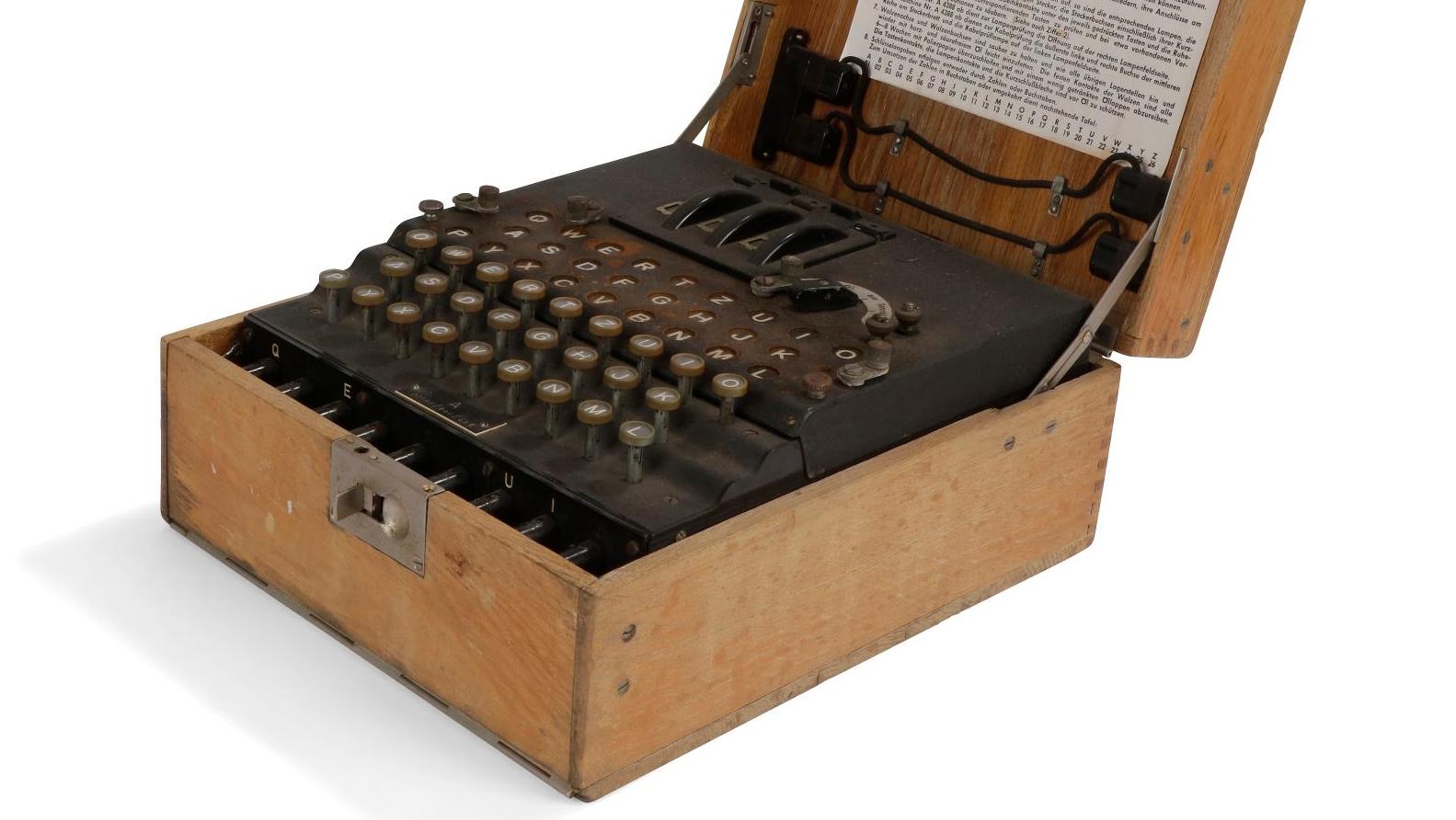 Crypter et décrypter… Brevetée par Arthur en 1918, la fameuse machine allemande Enigma... Blockchain : le marché de l’art attend toujours son miracle