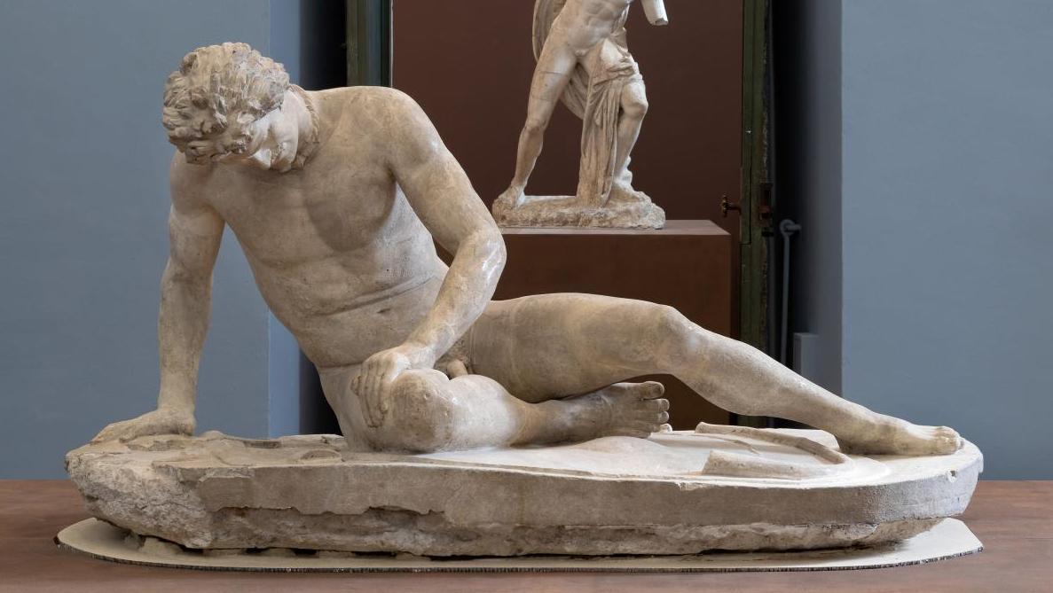 Le Gaulois mourant, (dit aussi Gladiateur mourant ou Mirmillon), entre 1673 et 1684,... La vague blanche des plâtres à la Villa Médicis